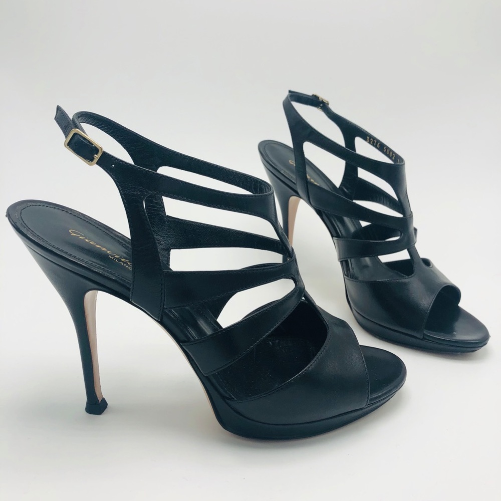 GIANVITO ROSSI black leather strap heels-like new